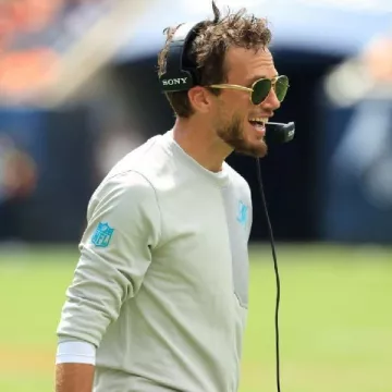 This Long Sleeve T-Shirt worn by Miami Dolphins UV Coach (Mike McDaniel) in During miamidolphins Match