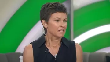 Chemise sans manches en soie Vince portée par Stephanie Gosk comme on le voit dans Today le 8 août 2025