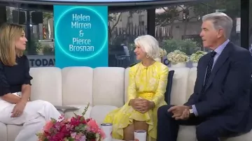 Robe asymétrique florale déformée Alexander McQueen portée par Helen Mirren, comme on le voit dans Aujourd’hui le 11 août 2025