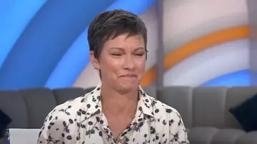 Chemise en satin floral Rag & Bone Martha portée par Stephanie Gosk, comme on le voit dans Today le 11 août 2025