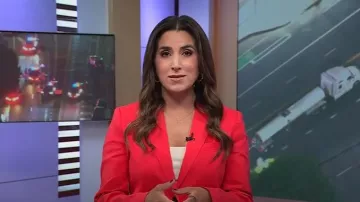 Chaqueta Dickey con barba cortada de Veronica Beard usada por Camila Bernal como se ve en Today el 11 de agosto de 2025
