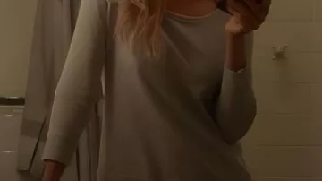 And Just Like That S03 Sarah Jessica Parker Grey Neck Top