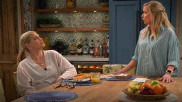 Frank and Eileen Shirley Tunic Shirt worn by Leanne (Leanne Morgan) as seen in Leanne (S01E10)