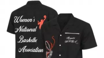 WNBA Round21 Lucky Strike Bowling Camiseta negra usada por Paige Bueckers en Rob Do My Job: Lucky Strike Bowling Alley