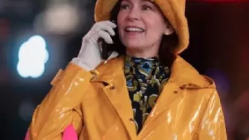 Elsbeth S02 Yellow Rain Coat worn by Elsbeth Tascioni (Carrie Preston) in Elsbeth (S02E18)