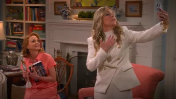 Blazer en tweed Endless Rose Rose porté par Becca (Andrea Anders) comme on le voit dans Leanne (S01E12)