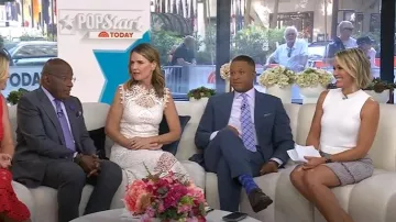 Minivestido de técnica mixta de Ted Baker Mayumid usado por Dylan Dreyer como se ve en Today el 12 de agosto de 2025
