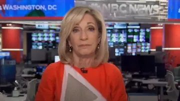 Vestido tubo de doble cara de seda de algodón de manga corta con estampado Akris Spectra usado por Andrea Mitchell como se ve en Today el 12 de agosto de 2025