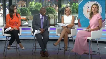 Ser.O.YA Airess Vestido largo de punto usado por Sarah Eggenberger como se ve en Today el 12 de agosto de 2025