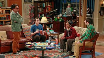 Shoes Converse black Leonard Hofstadter (Johnny Galecki) The big bang theory S05E11