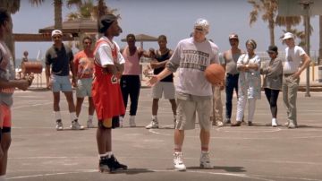 The pair of Nike Air Command force Billy Hoyle (Woody Harrelson) in white do not know how to jump