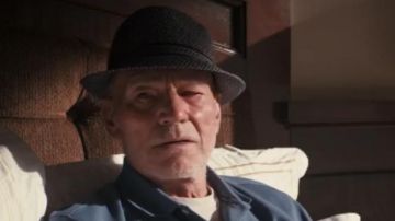 The hat of professor Xavier (Patrick Stewart) in Logan