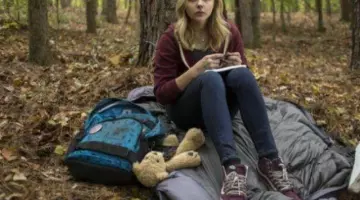 The Vans shoes bordeaux rising in The 5th Wave