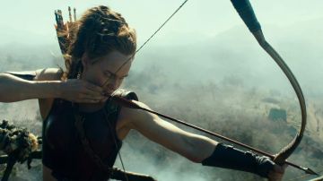 L'authentique flèche rouge d'Atalante de Scythes (Ingrid Bolsø Berdal) dans Hercule