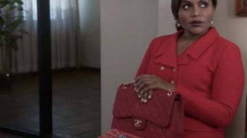 the chanel bag of Mindy Lahiri (Mindy Kaling) in The Mindy Project