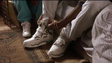 La veste à capuche avec gros logo Timberland portée par Tupac / 2 Pac dans  son vide clip Brenda's Got A Baby | Spotern