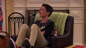 the converse red Parker Rooney (Tenzing Norgay Trainor) in Liv and Maddie