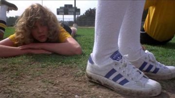 Zapatillas Adidas de Miss Collins (Betty Buckley) en Carrie 1, en el Devil's Ball