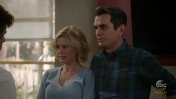 Camisa a cuadros de Phil Dunphy (Ty Burrell) de Phil Dunphy en Modern Family S08E17