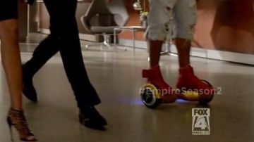 Zapatillas rojas Maison Margiela modelo "Future" de Hakeem Lyon (Bryshere Y. Gray) en Empire S02E01