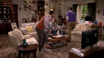 The Vans shoes blue Raj (Kunal Nayyar) on The Big Bang Theory S09E01