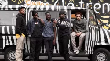 les baskets adidas de William Lebghil dans La fine équipe