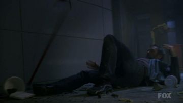 The pair of Nike shox Turbo 9 Hugh Laurie in Dr. House