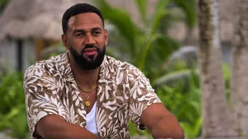 Jack and Jones Relaxed Fit Shirt worn by Ollie Sutherland as seen in Perfect Match (S03E06)