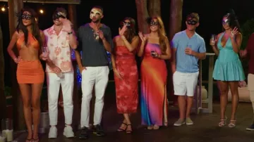 Lizstud Sexy Club Halter Criss Cross Hollow Out Ruched Sleeveless Mini Moulante Robes portées par Elise comme on le voit dans 90 Day : Hunt For Love (S01E01)