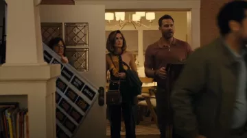 Rebecca Minkoff Love Too Sac à bandoulière porté par Sylvia (Rose Byrne) comme on le voit dans Platonic (S02E03)