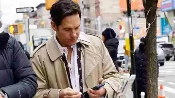 Only Murders in the Building S03 Paul Rudd Coat in Only Murders in the Building (S03E09)