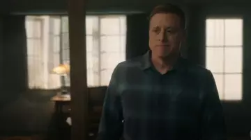 Lululemon Brushed Woven Overshirt worn by Harry Vanderspeigle (Alan Tudyk) as seen in Resident Alien (S04E10)