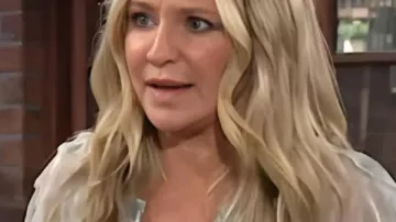 Les jeunes et les agités Sharon Newman Blouse à volants floraux