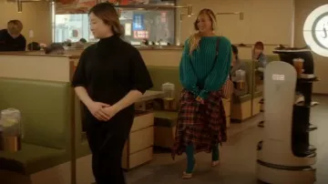 Gianvito Rossi Bow-embellished Satin Pumps In Peach worn by Carrie Bradshaw (Sarah Jessica Parker) as seen in And Just Like That… (S03E12)