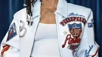 Chaqueta bomber de The Tonight Show usada por Alicia Keys como se ve en The Tonight Show Starring Jimmy Fallon