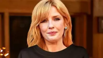 Yellowstone Beth Dutton Christmas Lover Black Sweatshirt of Beth Dutton (Kelly Reilly) in Yellowstone (S03)