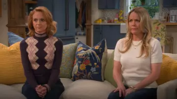 Reiss Anita Knit Crewneck Top worn by Becca (Andrea Anders) as seen in Leanne (S01E14)