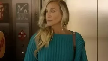 And Just Like That Blue Knit Sweater worn by Carrie Bradshaw (Sarah Jessica Parker) as seen in And Just Like That… (S03E12)