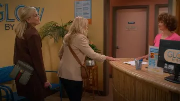 Chloe Marcie Bolso bandolera de cuero usado por Leanne (Leanne Morgan) como se ve en Leanne (S01E16)