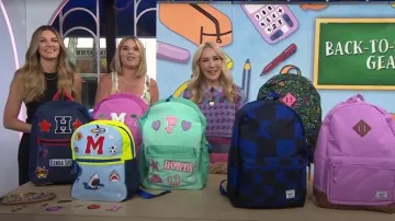 Diane von Furstenberg Jenny Collared Knit Pullover porté par Chassie Post comme on le voit dans Today with Jenna & Friends le 15 août 2025