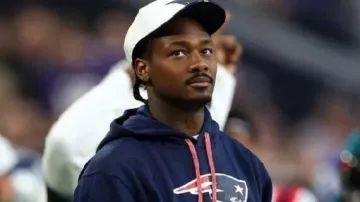 Sweat à capuche de la pré-saison 2025 de la NFL porté par Stefon Diggs dans les faits saillants du match Cincinnati Bengals vs Washington Commanders | Semaine de pré-saison 2025