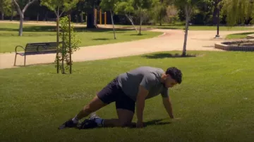 New Balance 9060 Black/Castlerock/Rain Cloud portée par Miguel Harich comme on le voit dans Love Island : Beyond the Villa (S01E05)