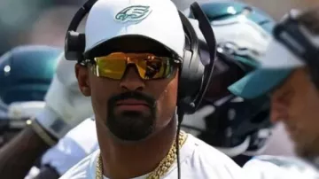 NFL Preseason 2025 Eagles White Sweatshirt worn by Jalen Hurts in Cincinnati Bengals vs. Philadelphia Eagles Game Highlights | 2025 Preseason Week 1