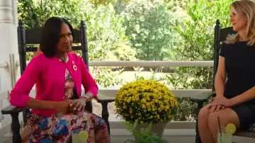 Ted Baker Robe midi fleurie multicolore portée par Antoinette Dunkerson (Terri J. Vaughn) comme on le voit dans Miss Governor (S01E12)