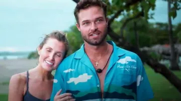 Puma Chemise boutonnée MATTR bleue WM Phoenix Open Print portée par Sean McLaughlin comme on le voit dans Bachelor in Paradise (S10E08)