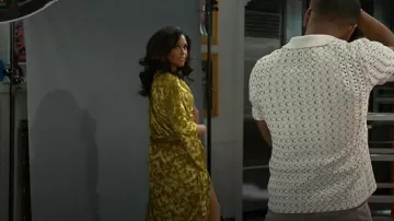 Akira Fly Away Duster usado por Dani Dupree (Karla Cheatham Mosley) como se ve en Beyond the Gates (S01E98)