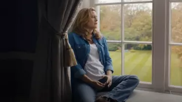 Vince Little Bow T-Shirt worn by Fiona Fox (Alicia Silverstone) as seen in Irish Blood (S01E01)