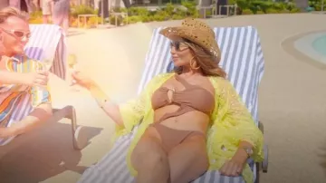 Mini kimono à paillettes de l’île de la rivière porté par Amy Childs comme on le voit dans The Only Way Is Essex (S35E01)