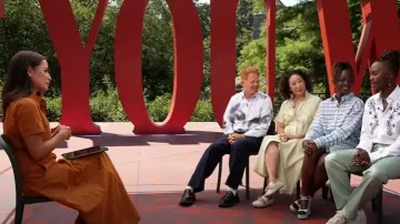 Ted Baker Box Pleat Tie Belt Cotton Maxi Shirtdress portée par Kaylee Hartung comme on le voit dans Today le 19 août 2025