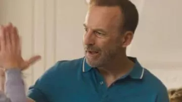 Polo de Nobody 2 usado por Hutch Mansell (Bob Odenkirk) como se ve en Nobody 2